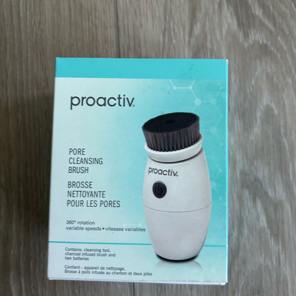 Proactiv White and Black Cleansing Brush